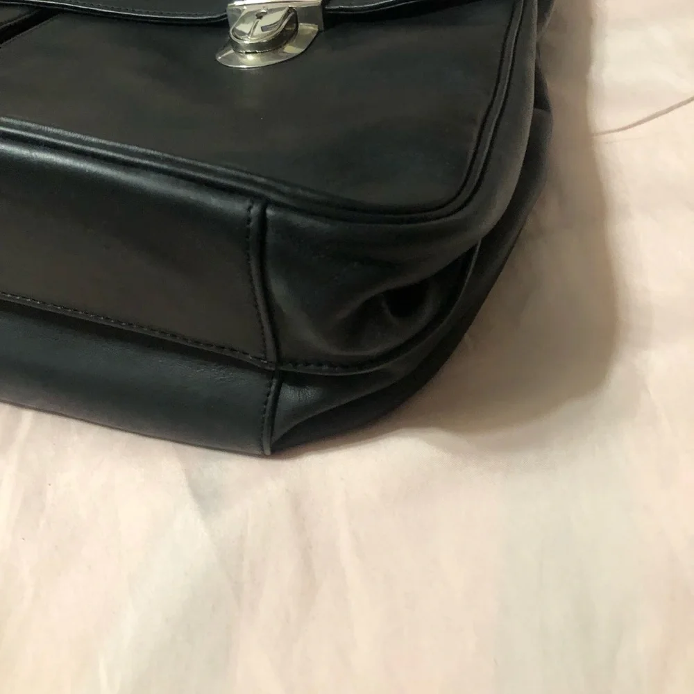 LEVENGER BREIF CASE NEW WITHOUT TAGS